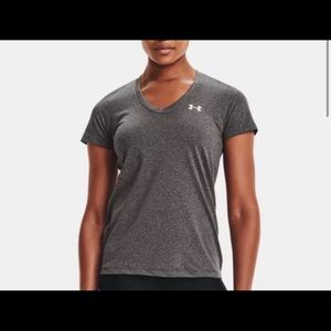 Under Armour grey short sleeve loose heat gear size large